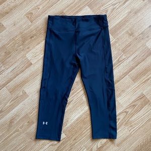 UA capris with logo detail, size medium
